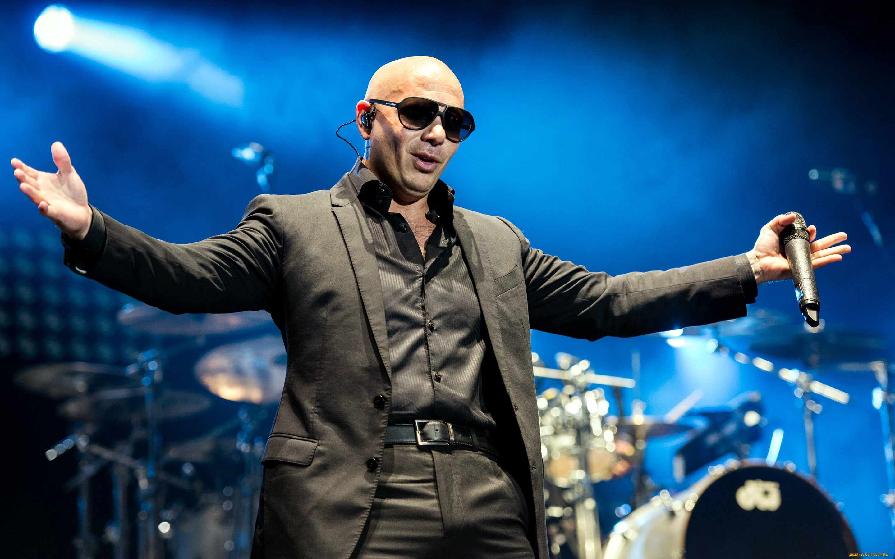 Питбуль исполнитель. Pitbull Singer. Pitbull Rapper. Pitbull 2022. Pitbull Armando Perez.